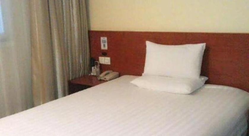 Hotel Hanting Zhenping Road 2*